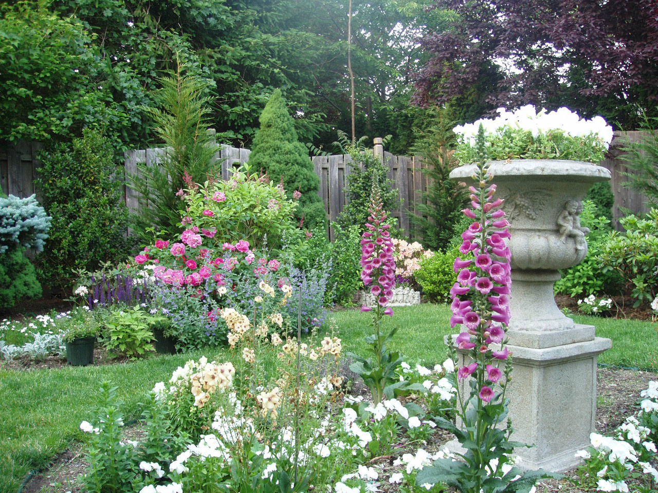 English Garden Design ISkN Design On Vine